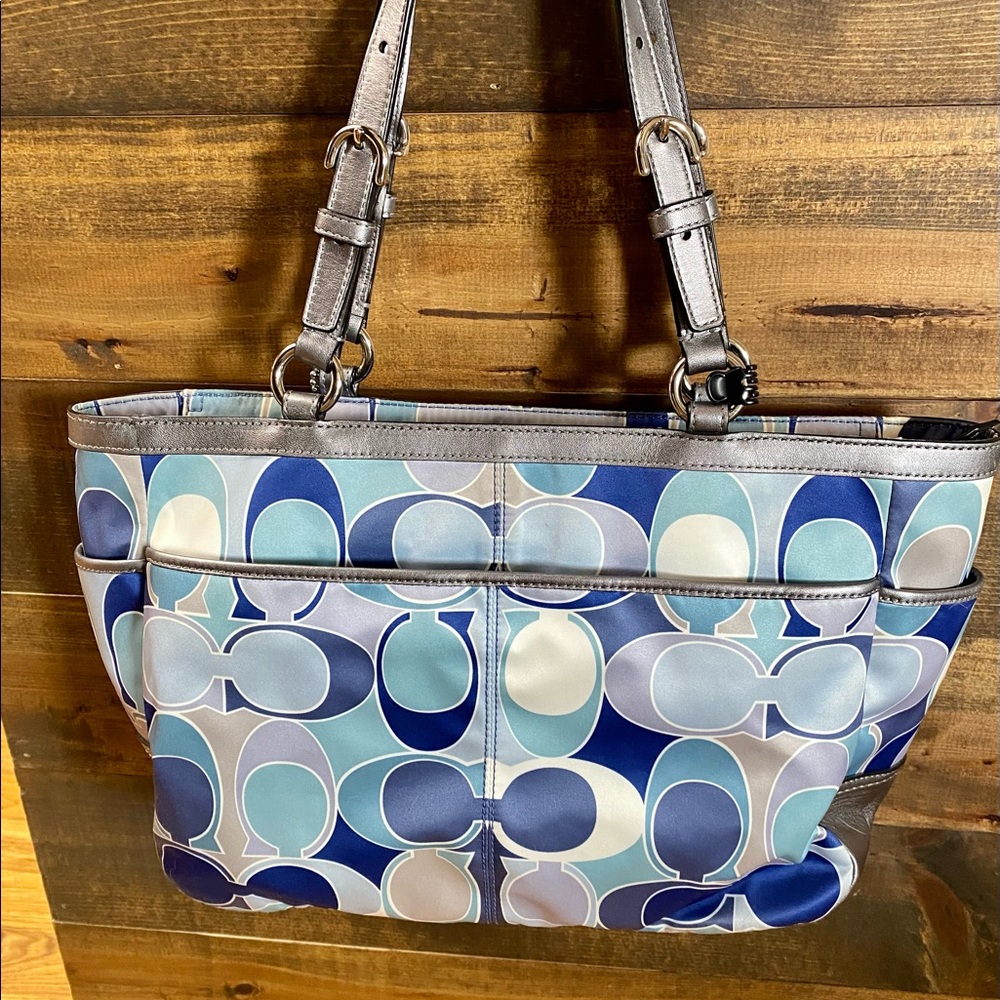 Coach Purse - Picture 2 of 6